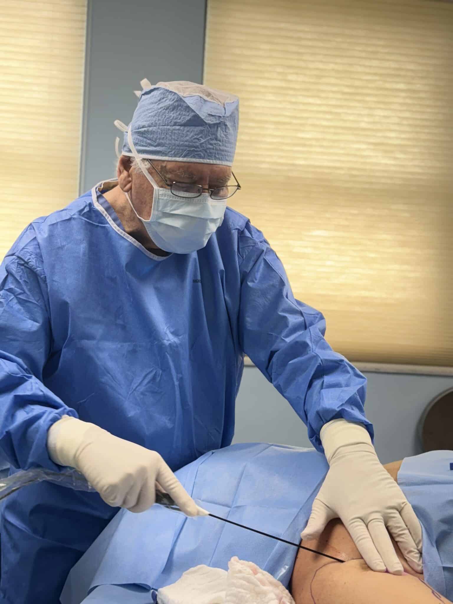 Home 29 ABOUT HOW DR RAFAEL DIAZ -YOSEREV PERFORmS ARM SMART LIPOSUCTION IN CORAL GABLES